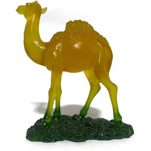 Camel Family Figurines Set of Three Pieces With Storage Box - Picture 9 of 16